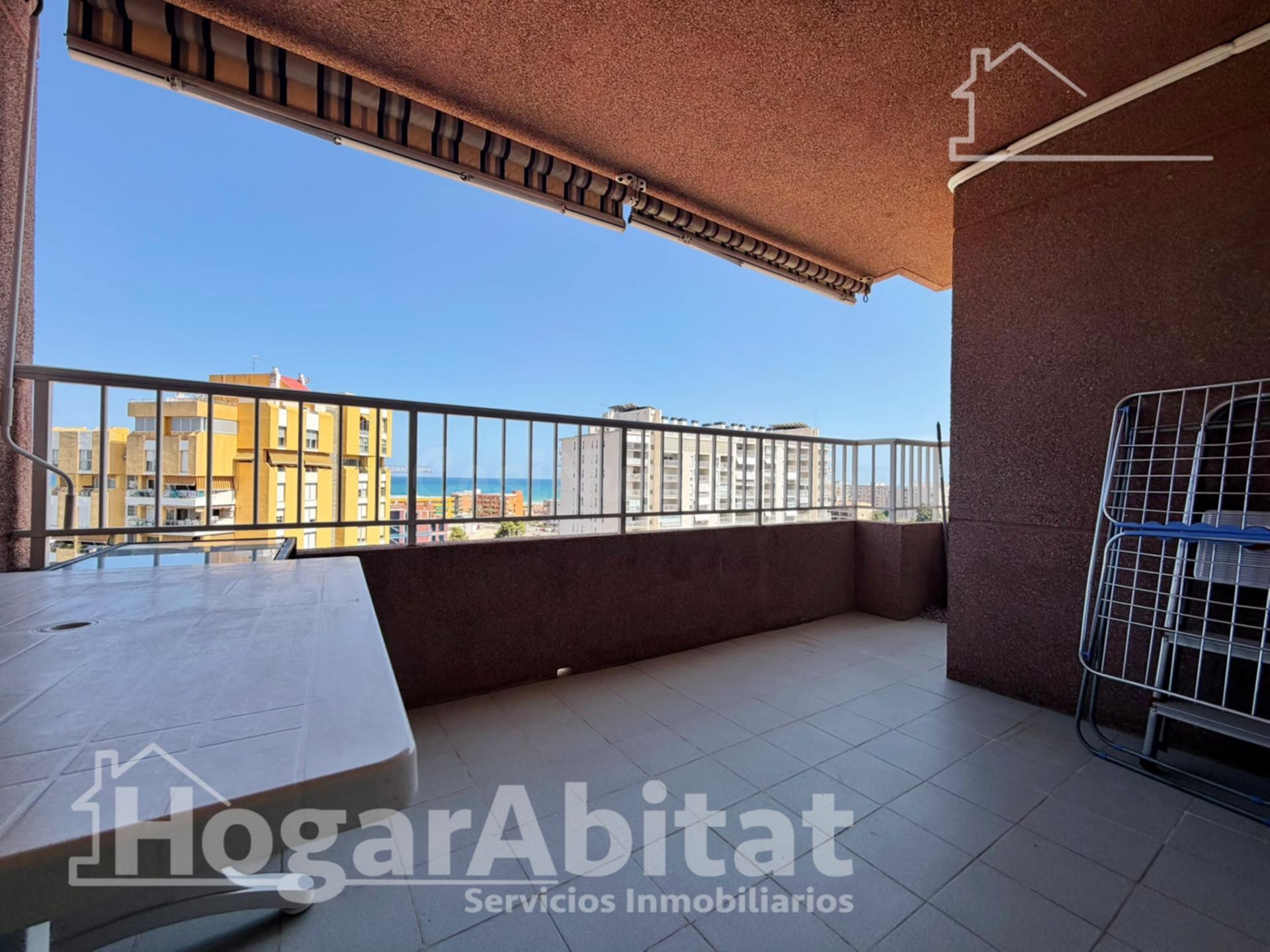 ¡CON TERRAZA Y PISCINA EN RESIDENCIAL CON VISTAS AL MAR! - foto 2