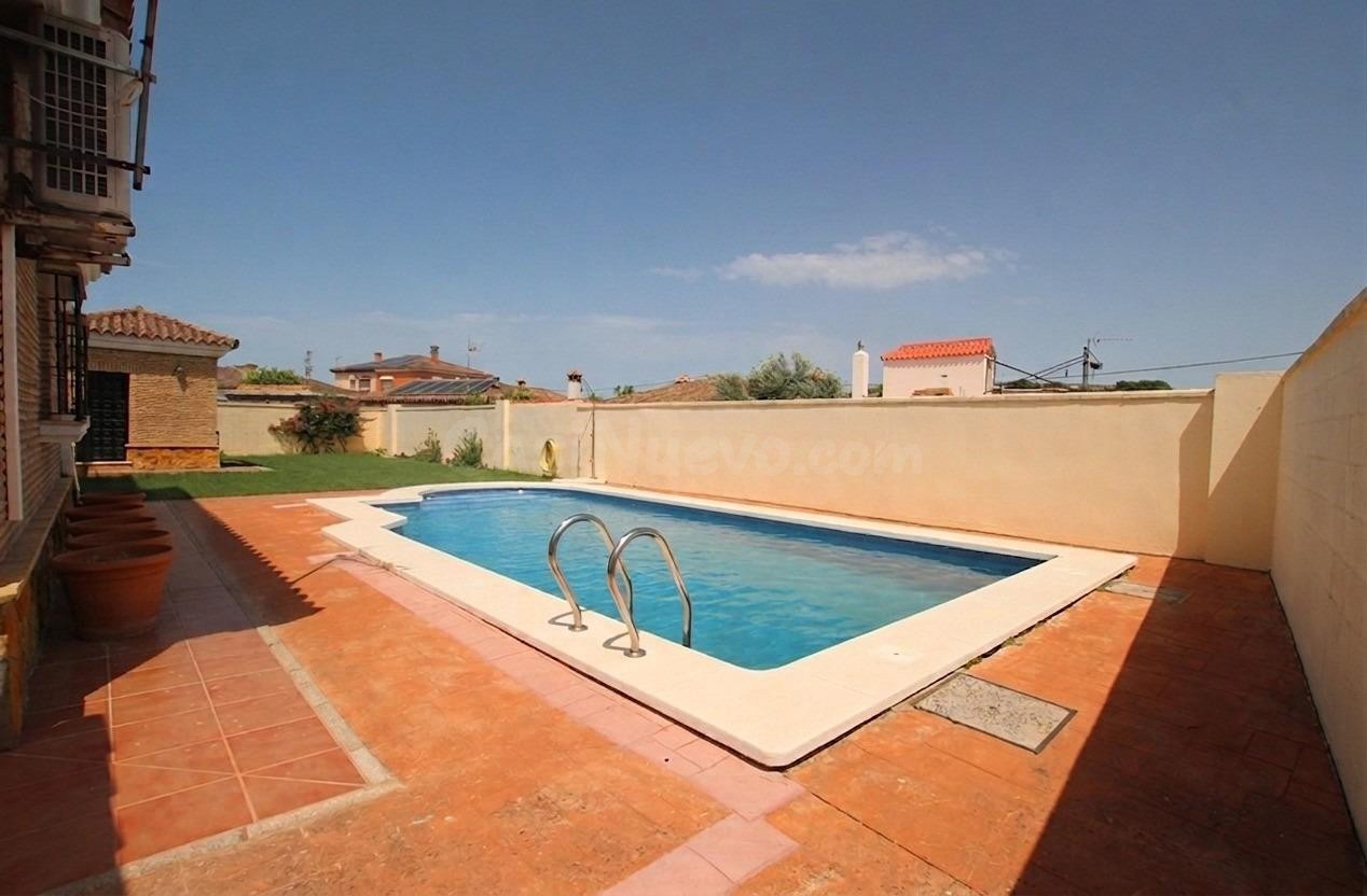 CHALET CON PISCINA EN CARRETERA DE SANLUCAR - foto 5