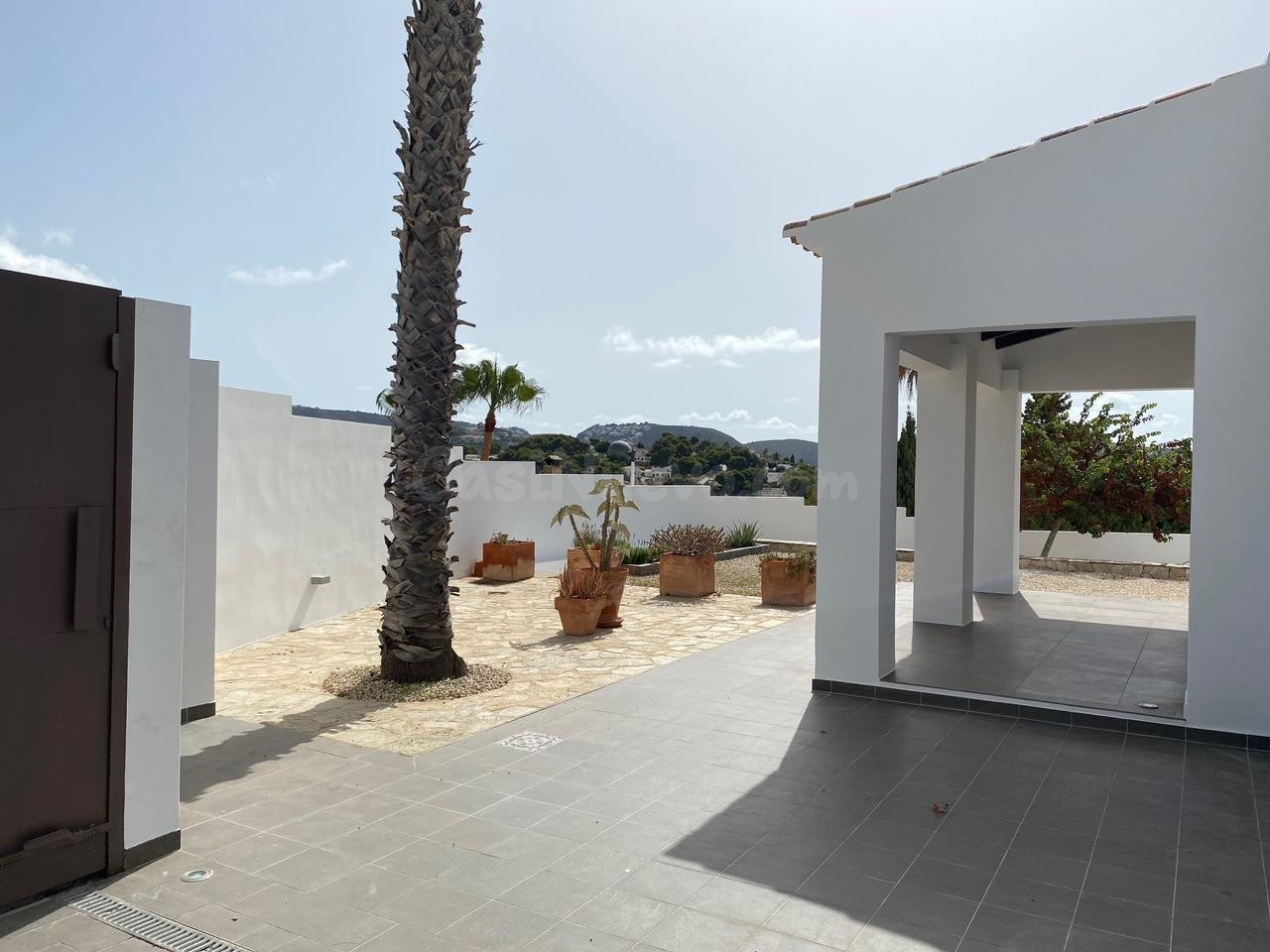 Villa de 4 dormitorios de estilo mediterráneo con vistas al  - foto 4