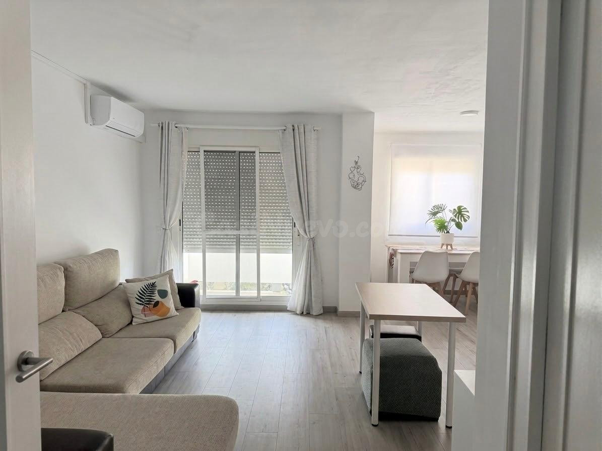 PISO CON GARAJE Y TRASTERO ZONA PUERTAS DEL SUR