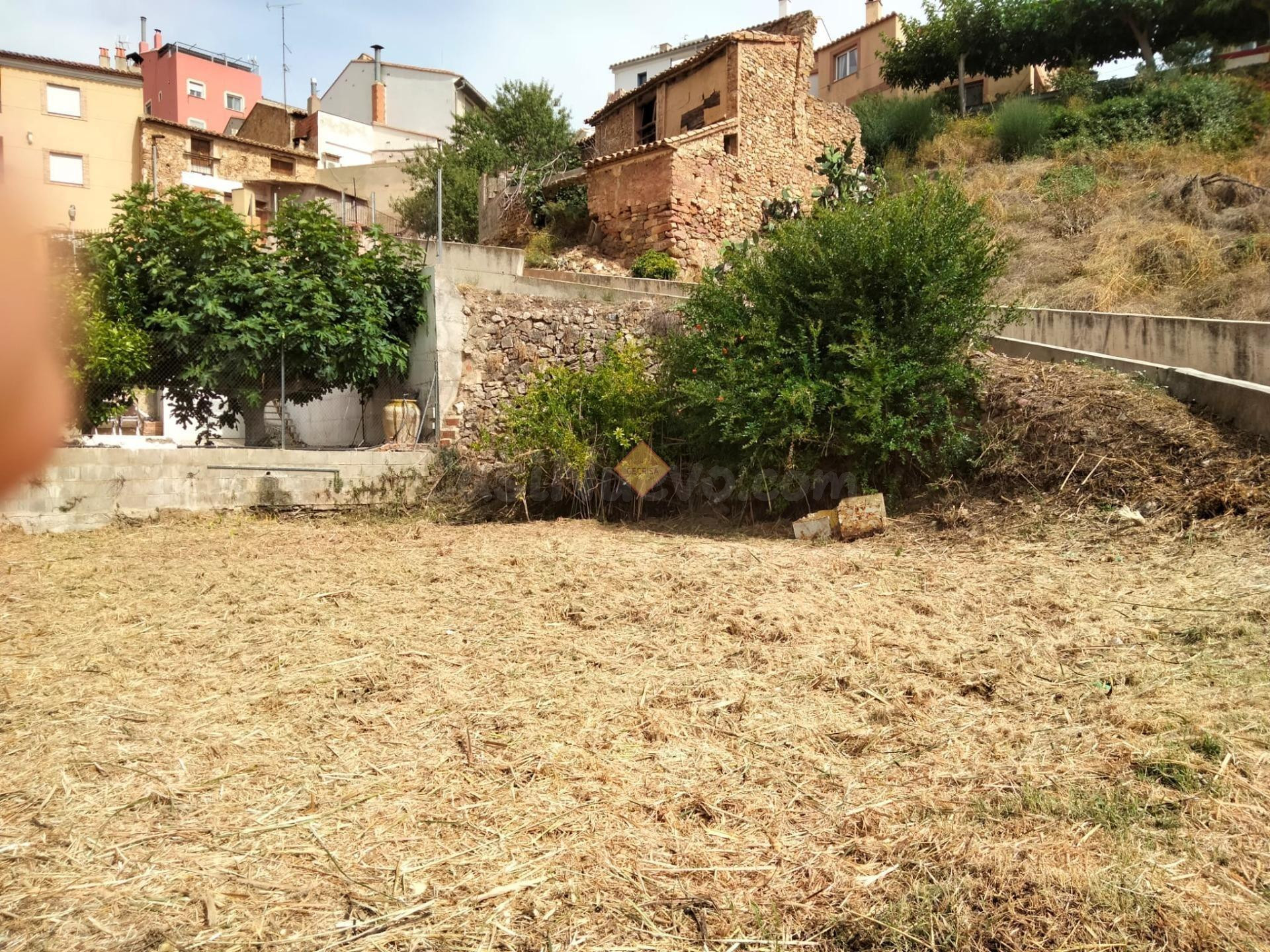 SE VENDE SOLAR URBANO EN TUEJAR !!!!! (ALCANTARILLADO PREPAR