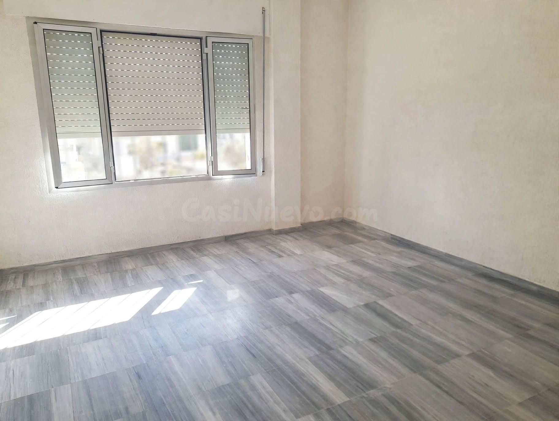 DÚPLEX CON PATIO ZONA ESTE - foto 4