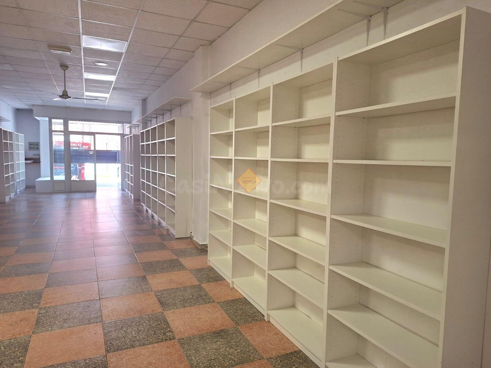 Oportunidad Inmobiliaria en Burjassot: Amplio Local Comercia - foto 3