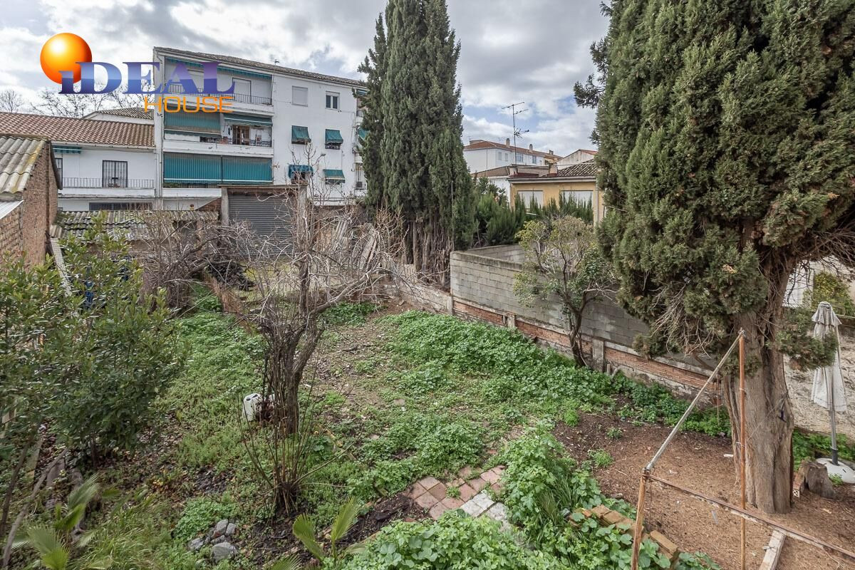 Casa con Parcela a Reformar en Granada - foto 4