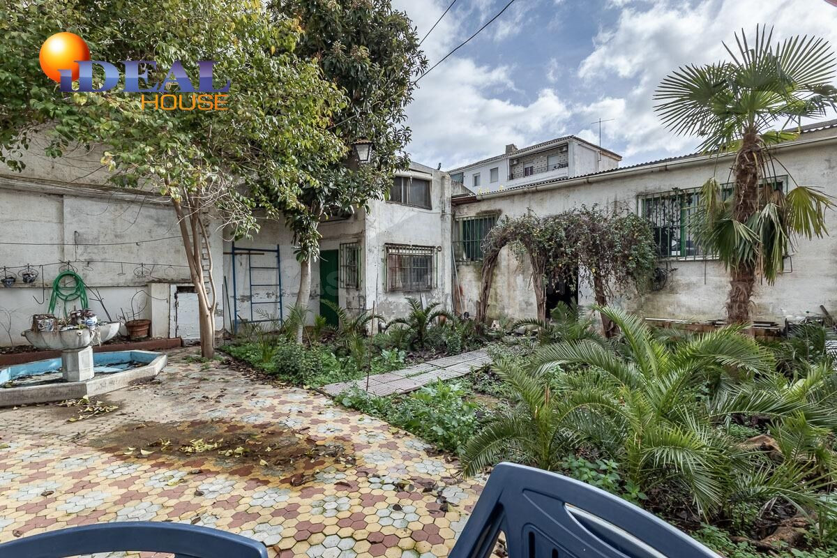 Gran Casa con Parcela a Reformar