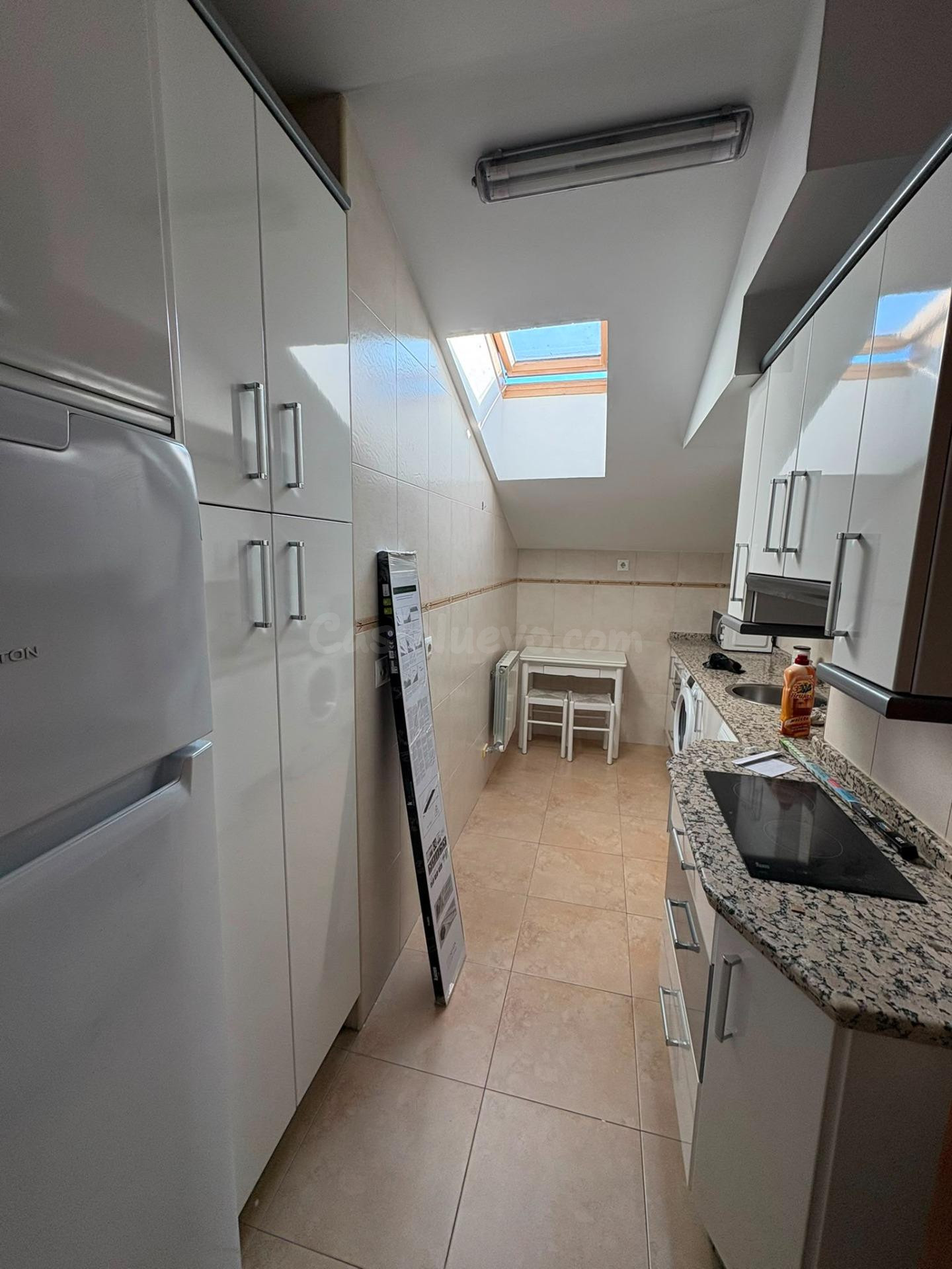 APARTAMENTO ABUHARDILLADO EN PLENO CENTRO DE VALLADOLID. - foto 4