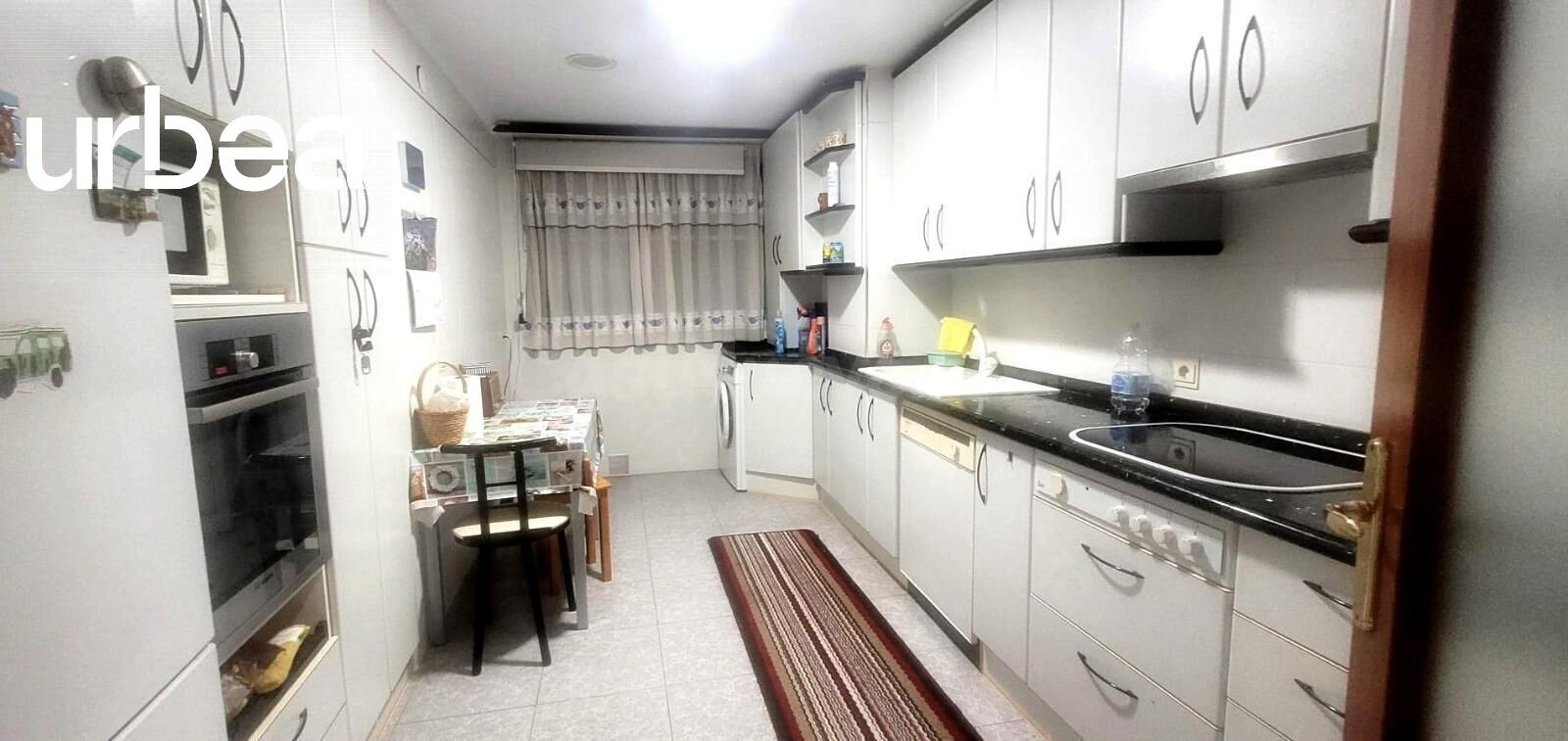 Piso en Gamarra con 4 habs, preciosa terraza esquina además  - foto 3