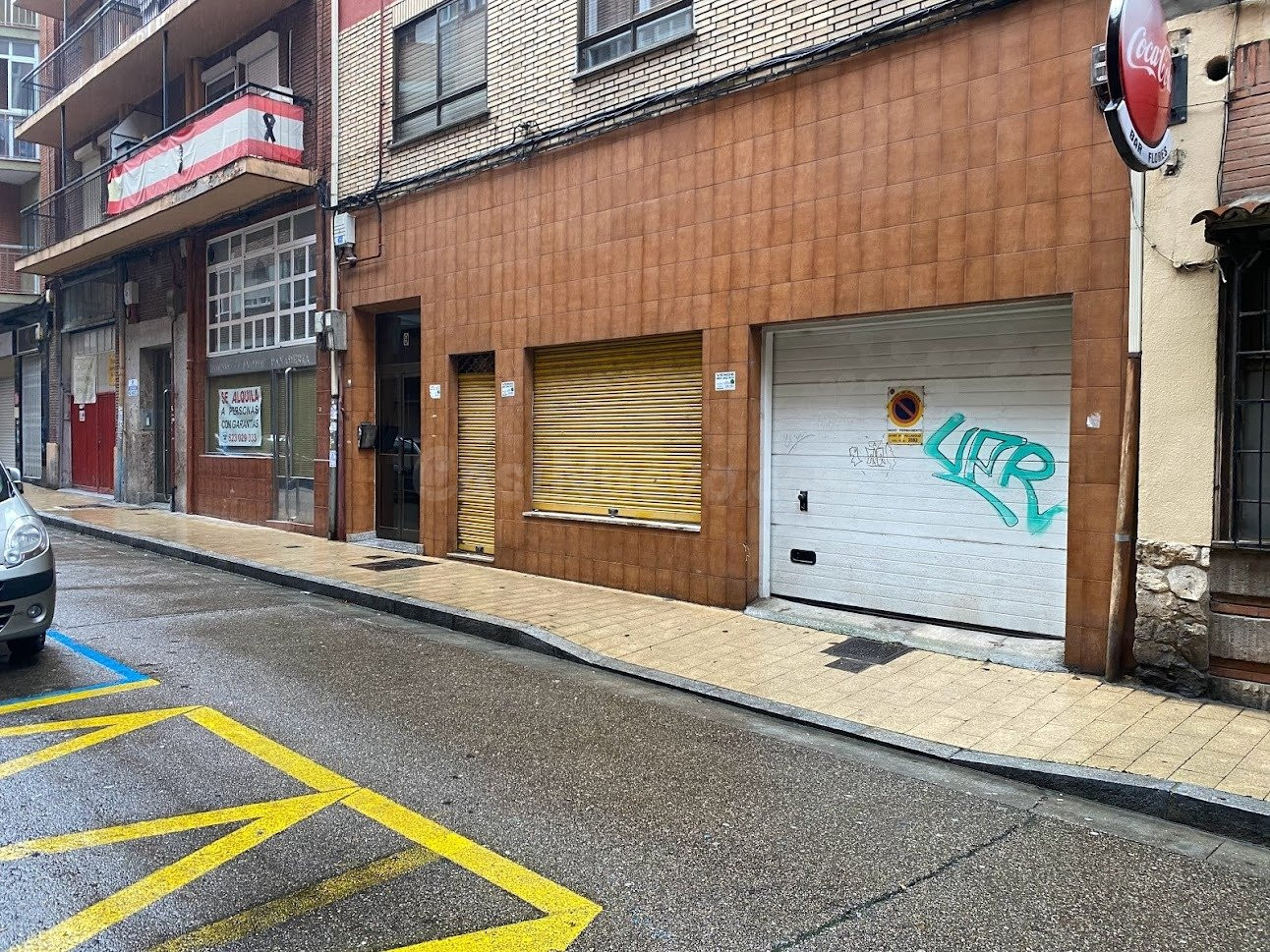 LOCAL EN CALLE FLORES