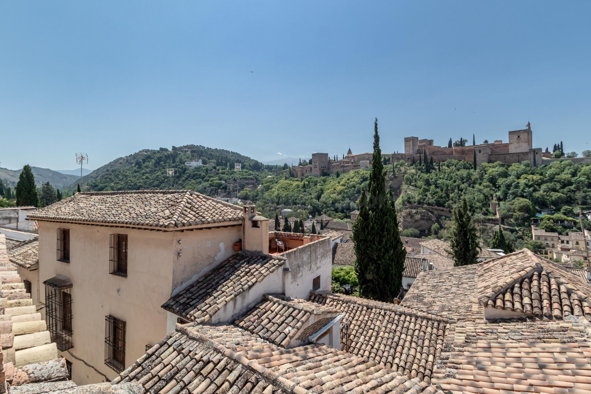 CASA CON VISTAS PANORÁMICAS A LA ALHAMBRA