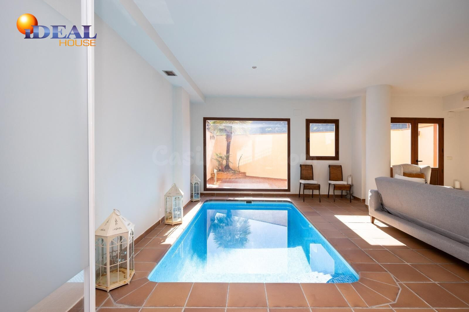 ESPECTACULAR CASA ADOSADA CON PISCINA INDEPENDIENTE - foto 2