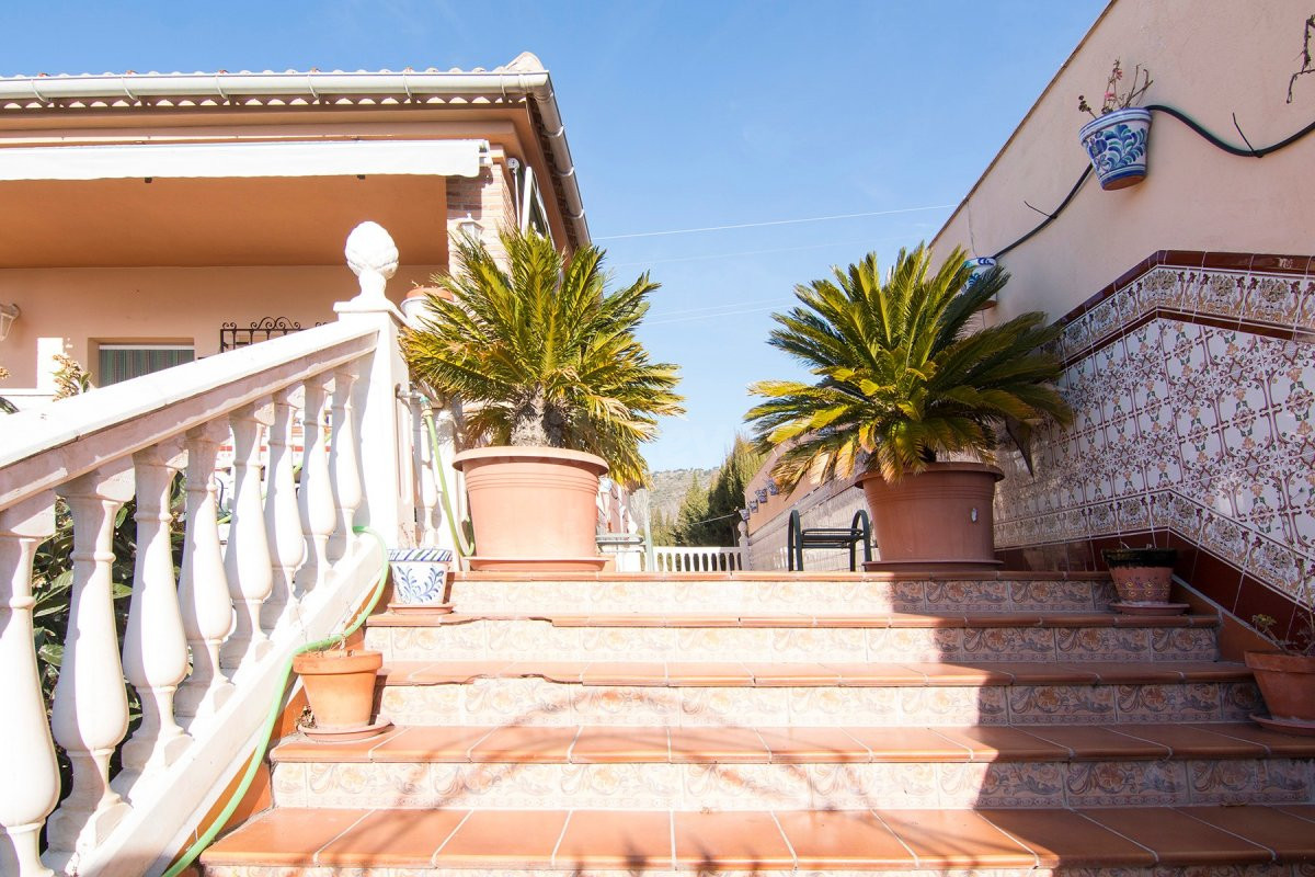 Casa con terreno 4 habitaciones 254m² en venta - Huétor Sant - foto 5