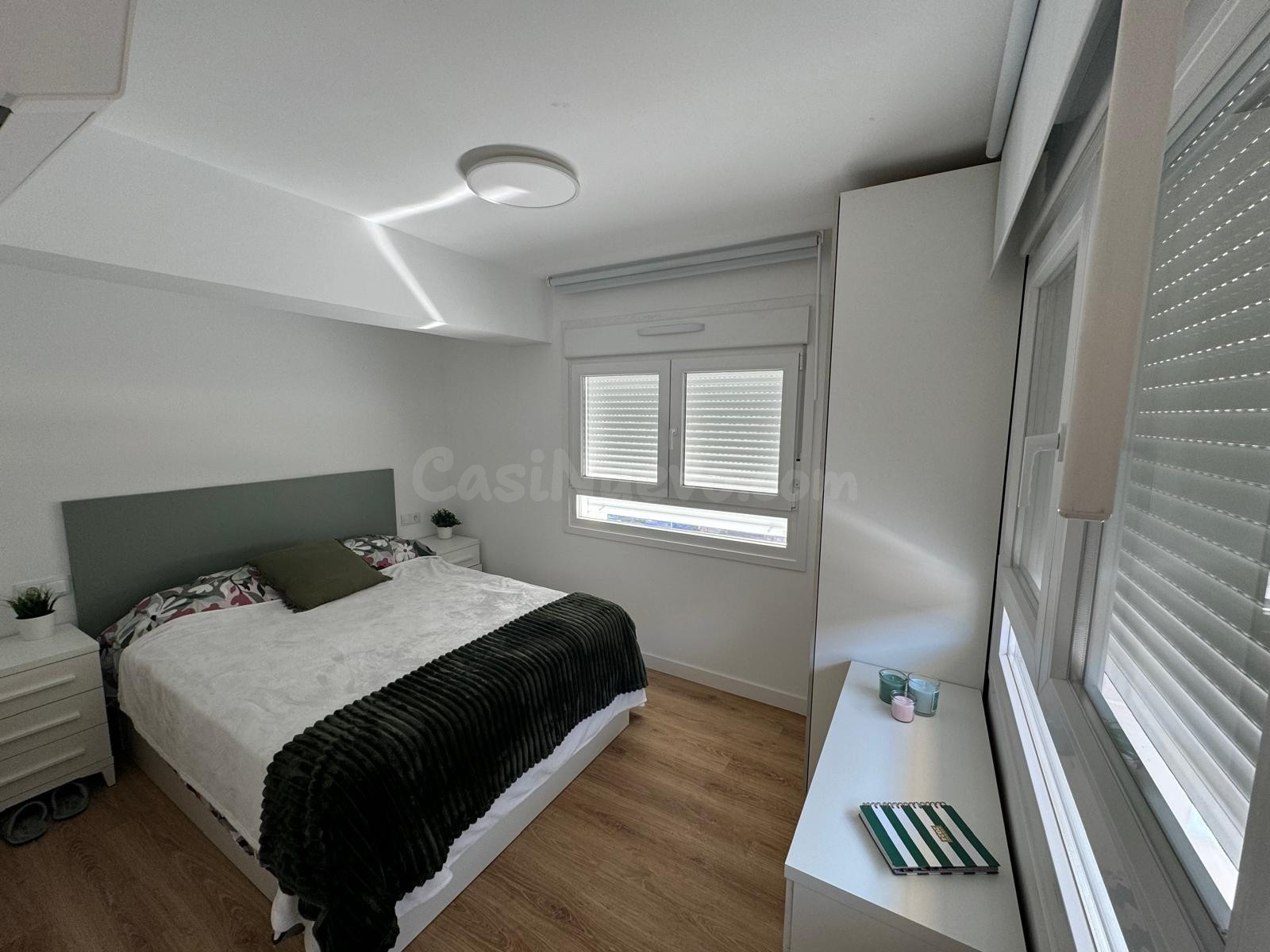 Apartamento en la Avenida de los Reyes Católicos - foto 2