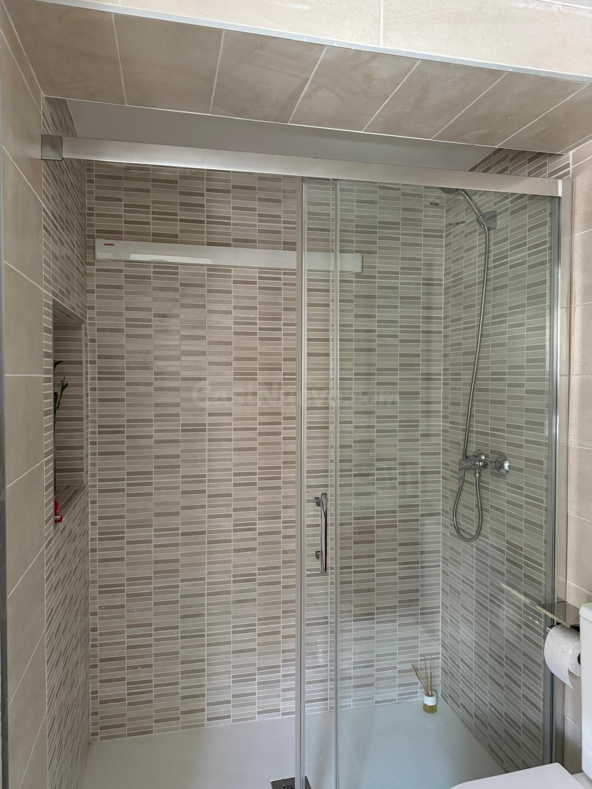 Apartamento en la Avenida de los Reyes Católicos - foto 3