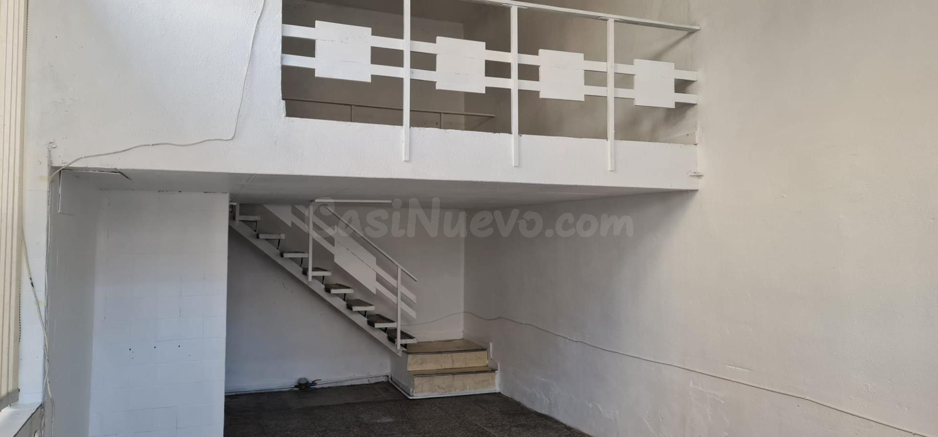 LOCAL COMERCIAL EN ESQUINA - foto 2