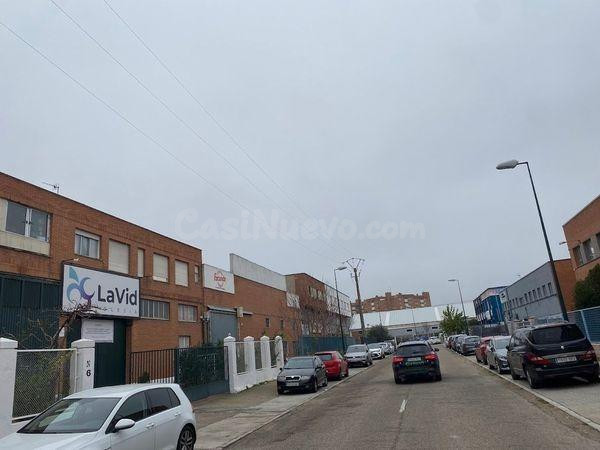 NAVE EN EL POLÍGONO ARGALES
