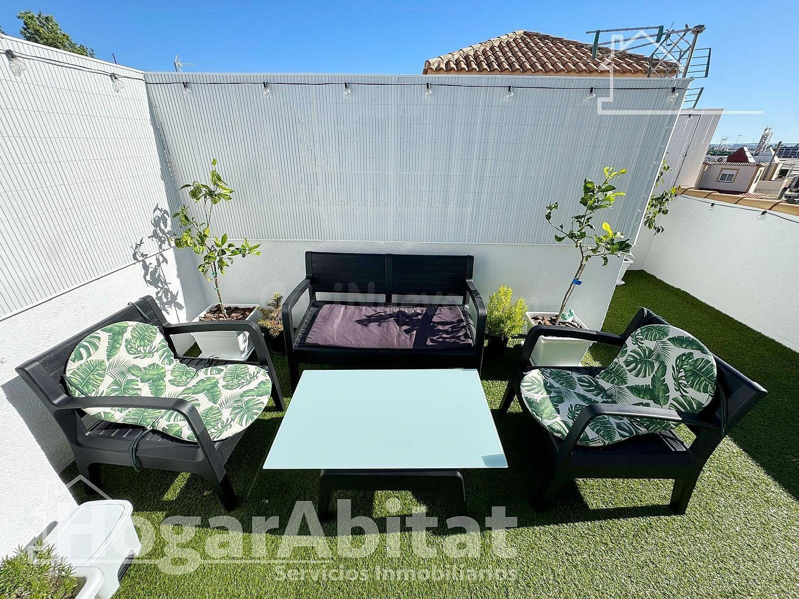 PRECIOSO DÚPLEX EN RESIDENCIAL CON PISCINA, GARAJE Y TERRAZA - foto 5