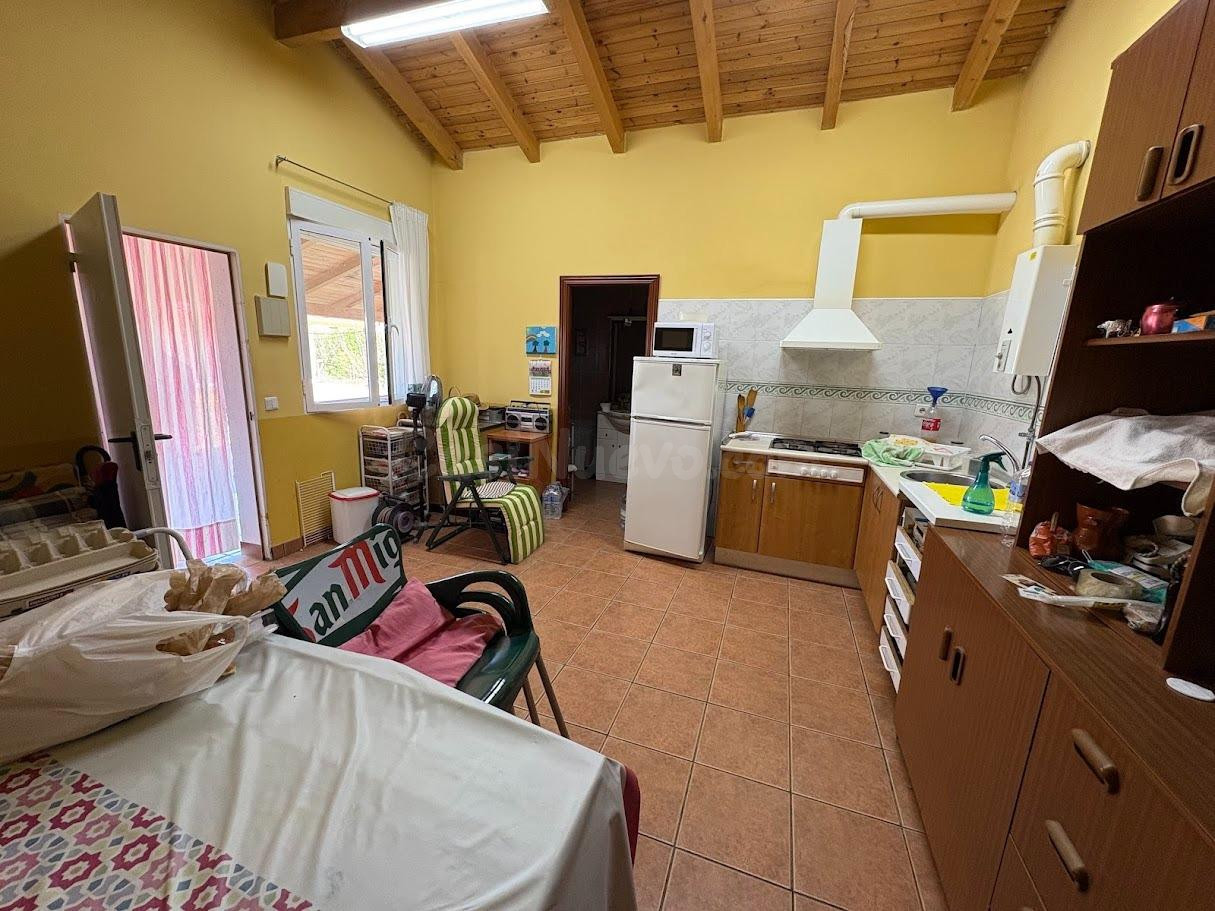 TERRENO RUSTICO CON CASA EN CUBILLAS DE SANTA MARTA - foto 2