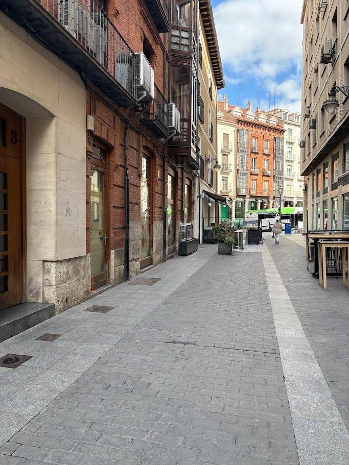 LOCAL COMERCIAL JUNTO A LA PLAZA MAYOR