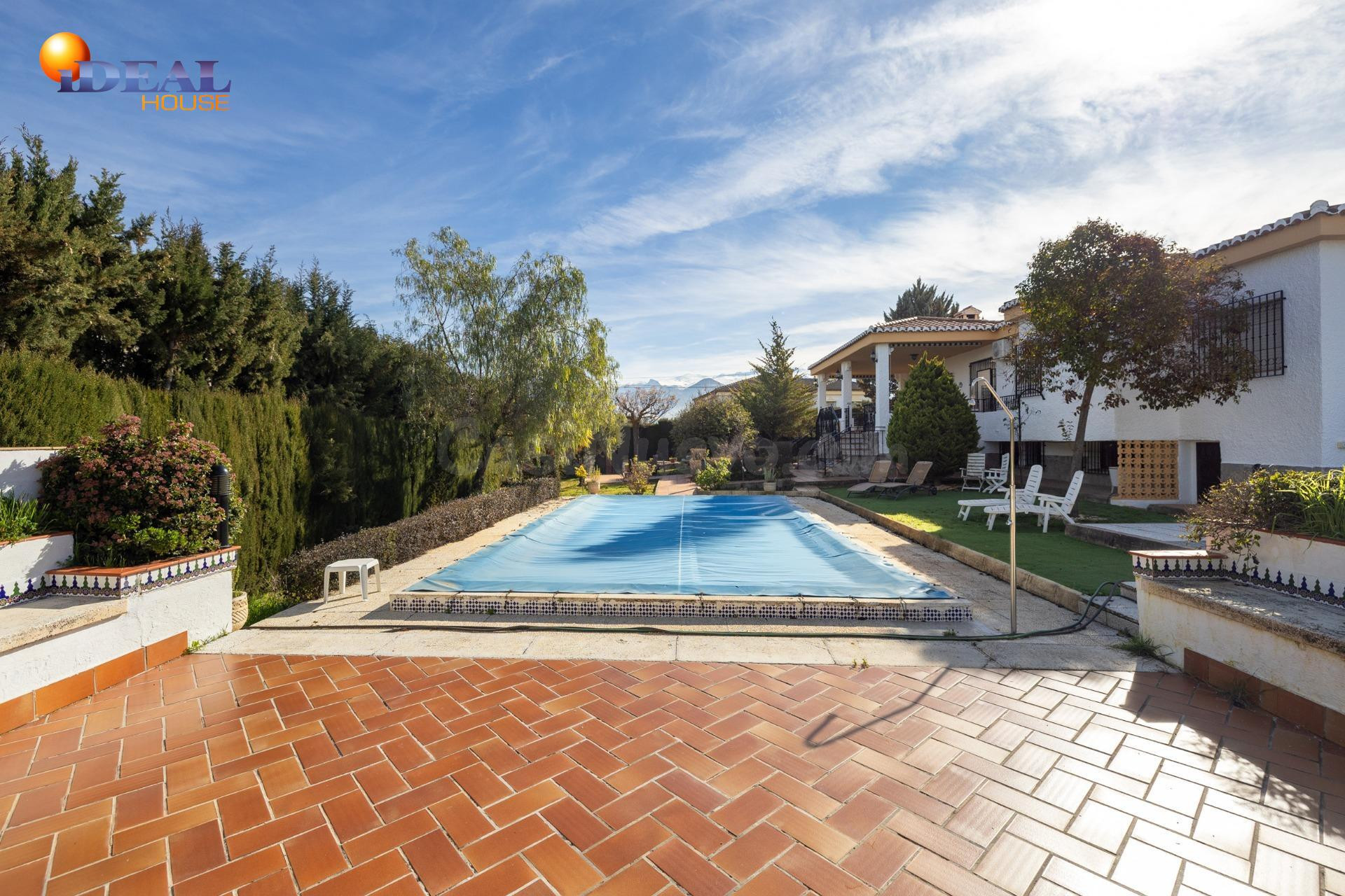 Estupendo chalet en urbanización Los Alixares de Otura - foto 4