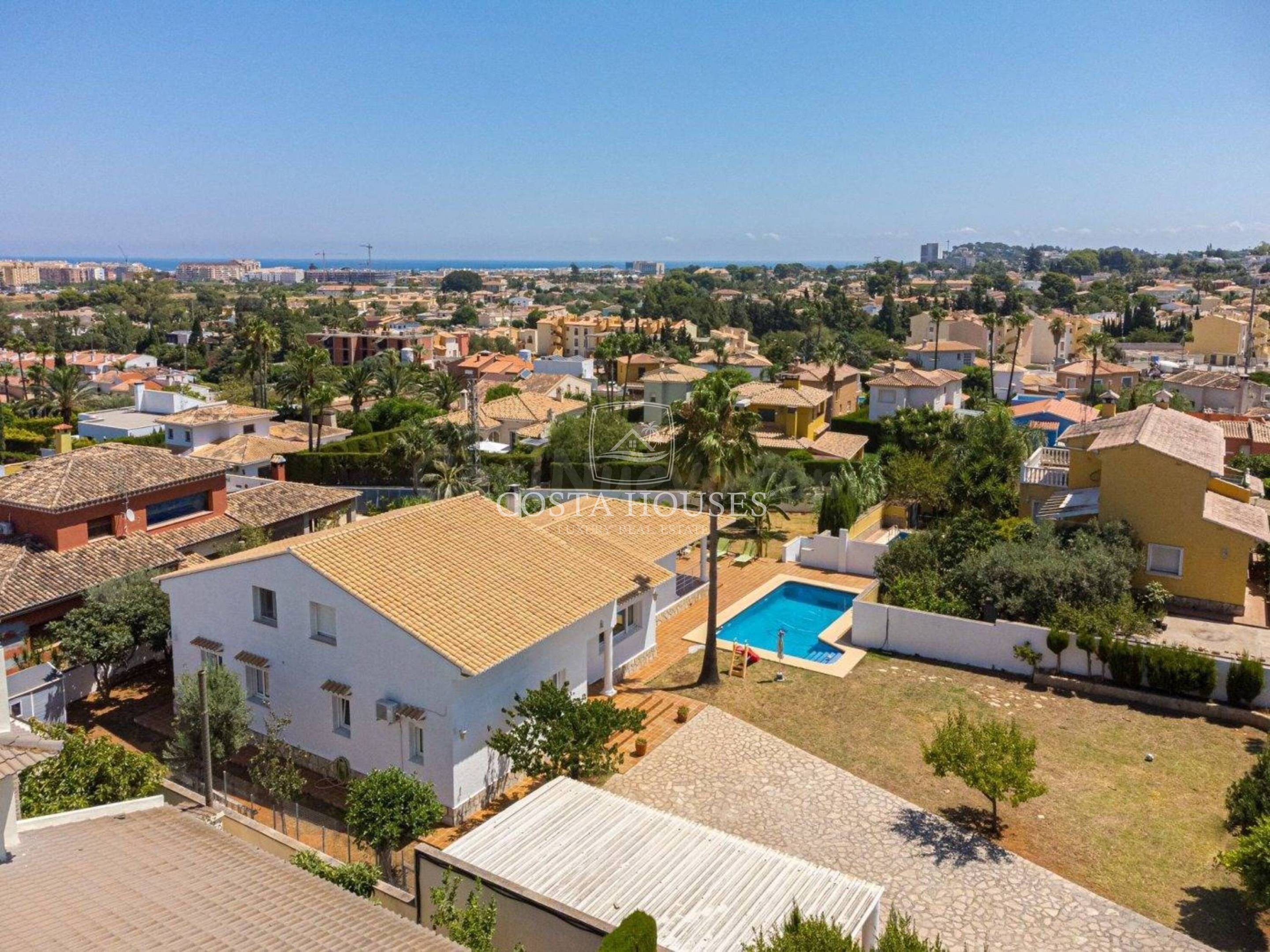 VENTA EXCLUSIVA VILLA MEDITERRÁNEA CERCA DEL CENTRO Y PLAYA  - foto 4