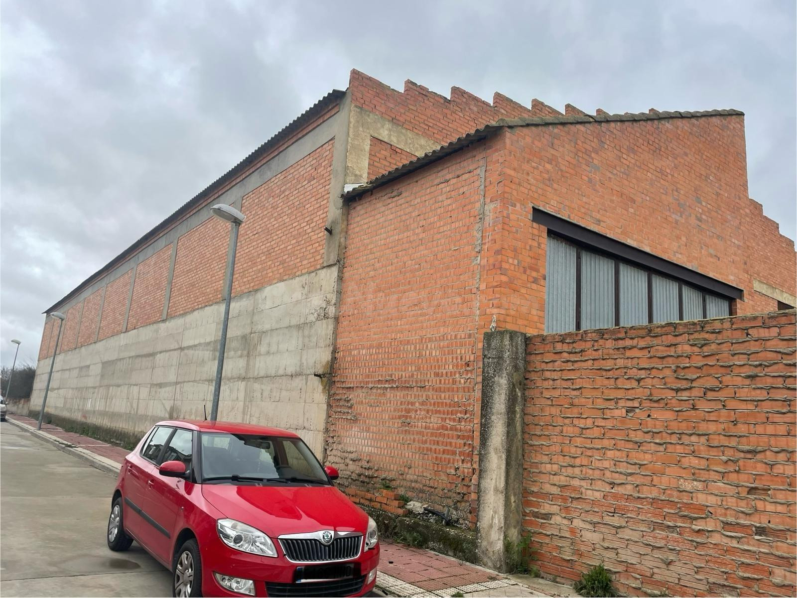 NAVE INDUSTRIAL EN CIGALES - foto 2