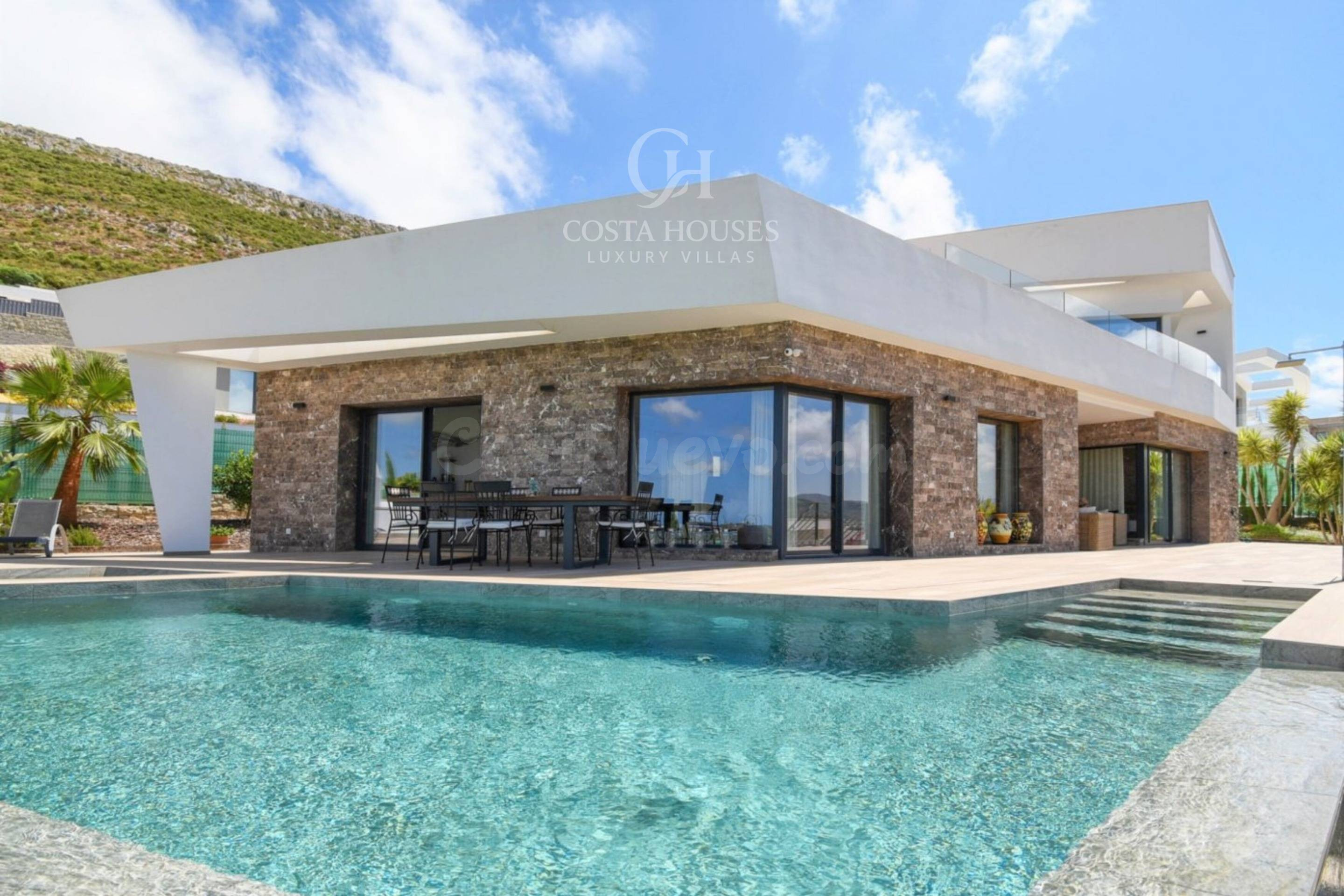VILLA NUEVA CON VISTAS AL MAR EN VENTA EN MONTE OLIMPO, JÁVE - foto 4