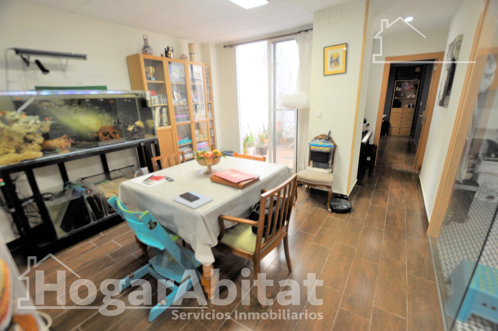 ¡MAGNÍFICA CASA! REFORMADA Y LUMINOSA CON DOS TERRAZAS Y GAR - foto 4