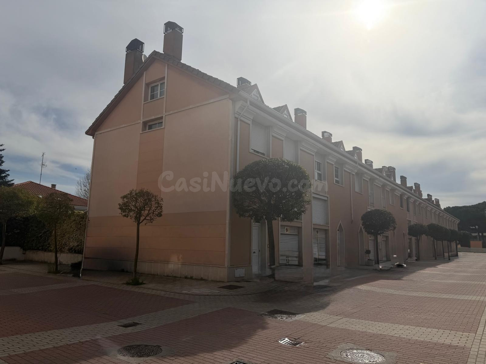 CHALET ADOSADO CALLE BAHIA