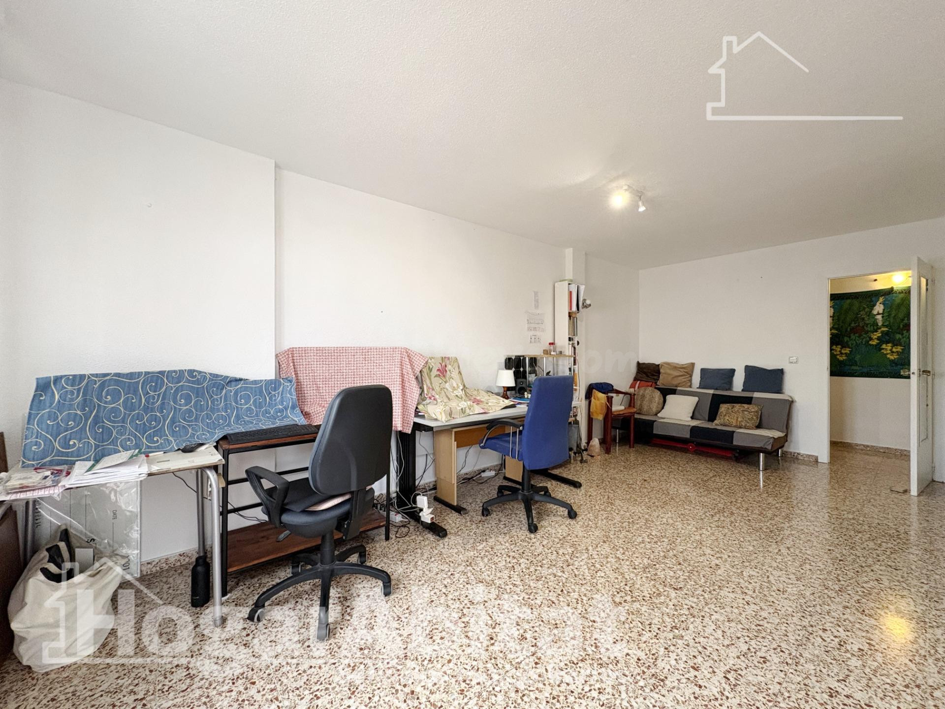 OPORTUNIDAD DE INVERSIÓN! EXTERIOR CON BALCÓN Y GARAJE - foto 3