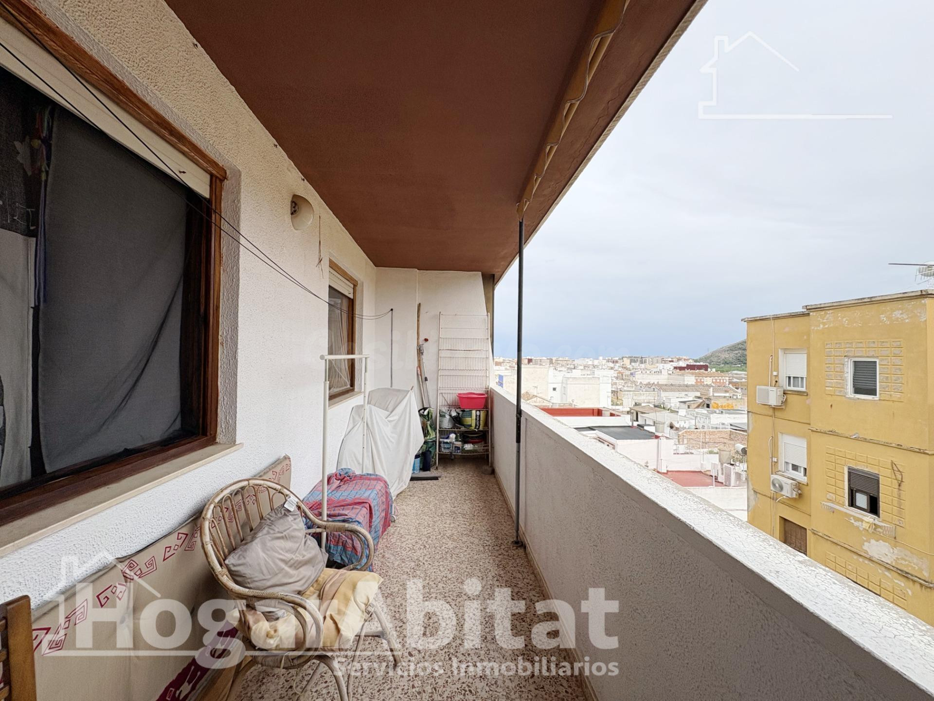 OPORTUNIDAD DE INVERSIÓN! EXTERIOR CON BALCÓN Y GARAJE - foto 4