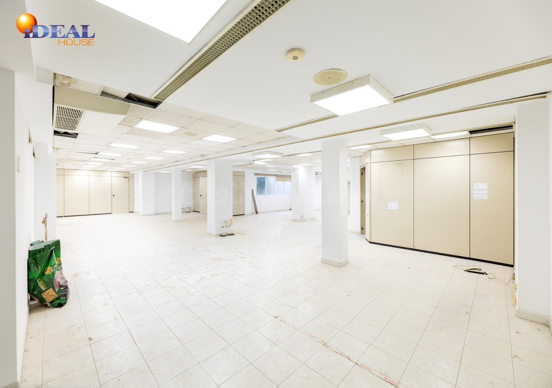 Local 377 m2 en Gran Vía – Centro Granada