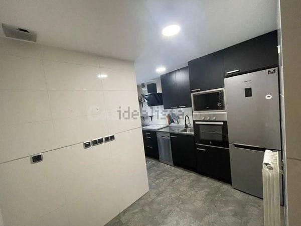 Piso en venta en Calle del Monasterio de San Lorenzo de El E - foto 4