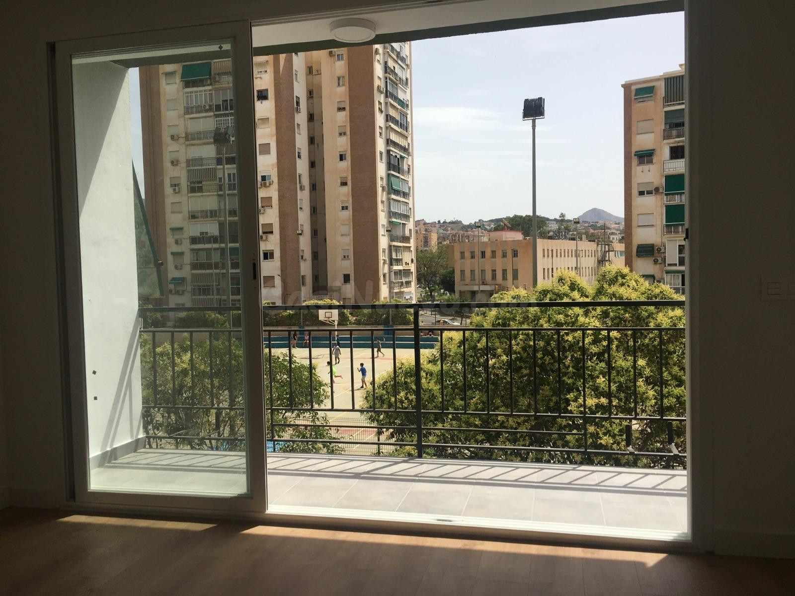Amplio y Luminoso Piso en Martiricos, Málaga por €269,900