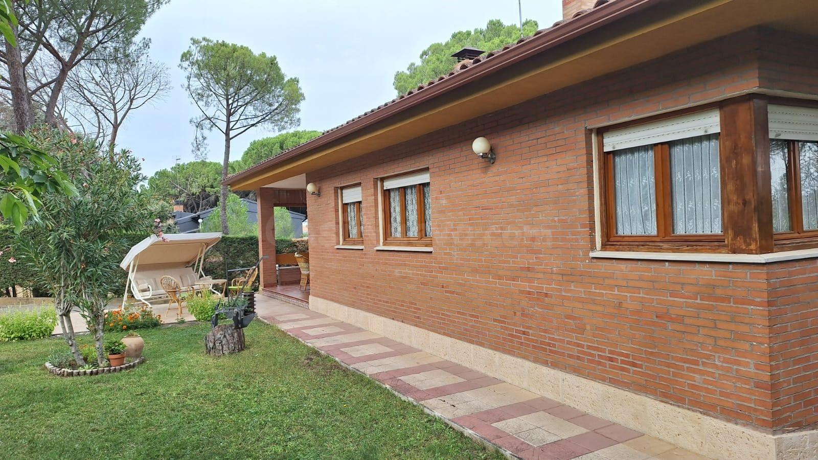 chalet independiente en el montico