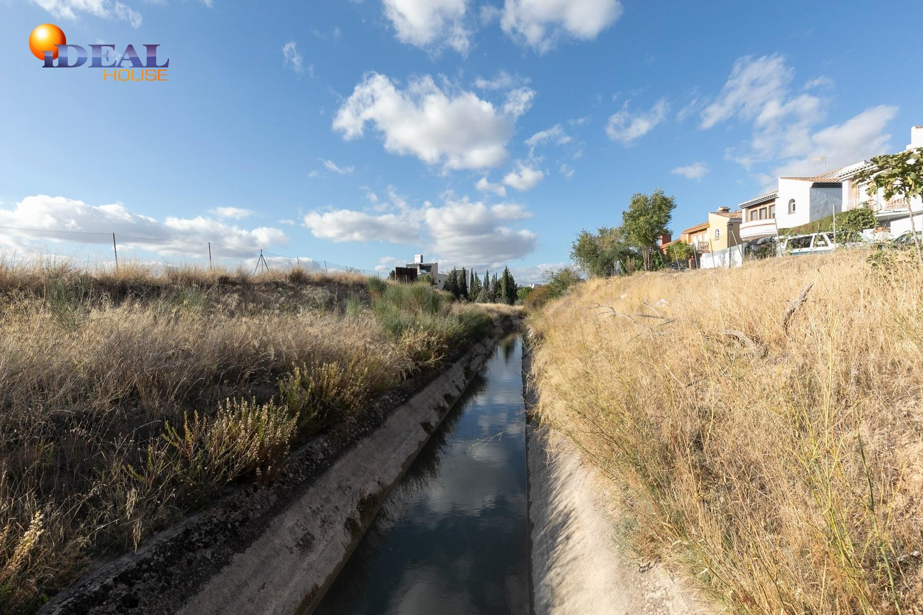 Oportunidad Única en Loma Verde: Suelo Urbano para Vivienda  - foto 2
