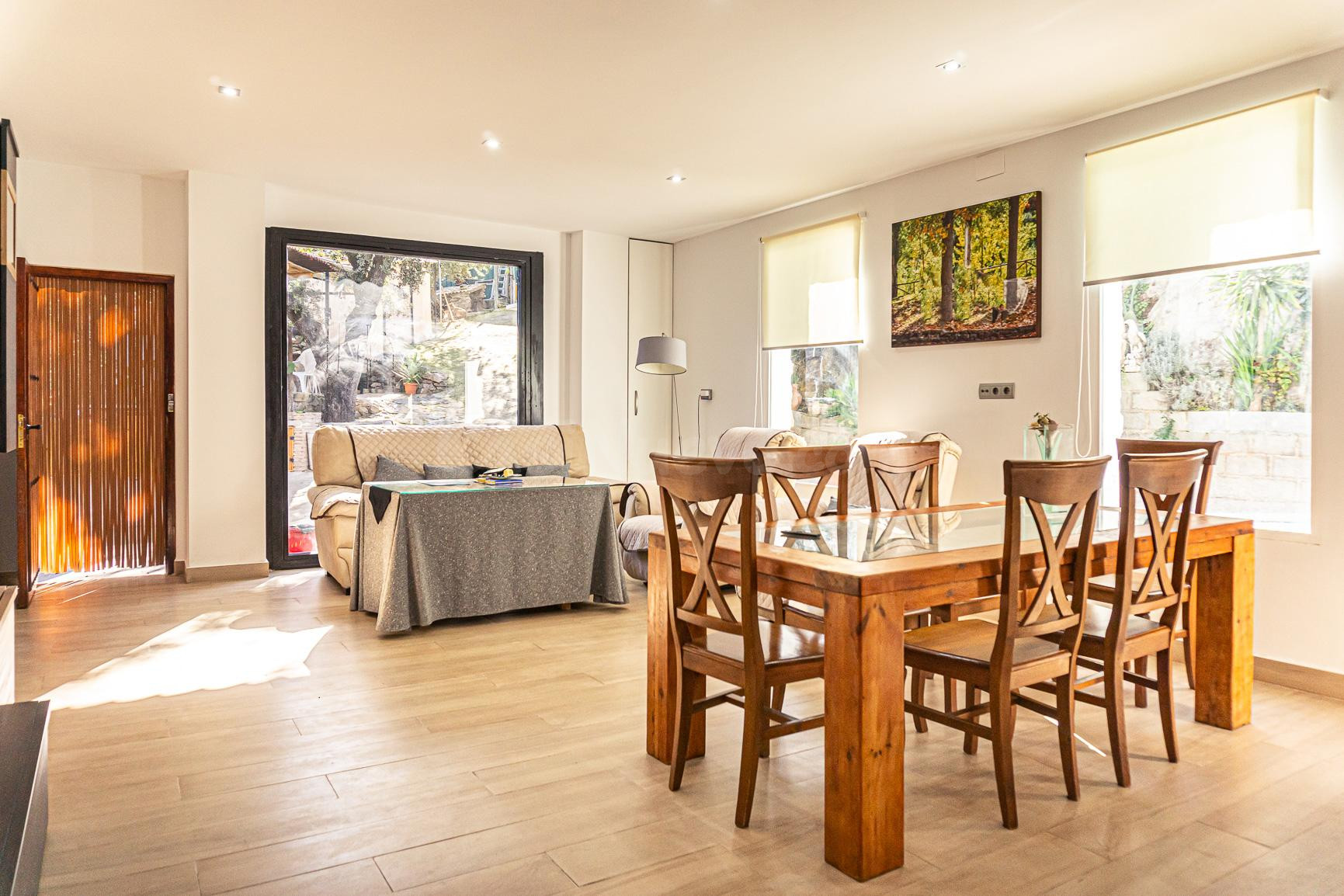 ESPECTACULAR CASA CON TERRENO EN LA SIERRA SUR - foto 5