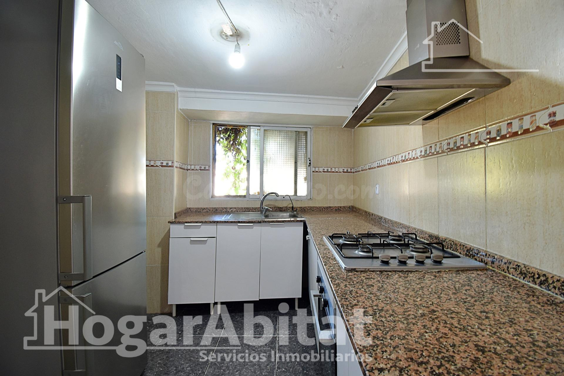 ¡OPORTUNIDAD DE INVERSIÓN! AMPLIA CASA ESQUINERA CON GRAN TE - foto 5
