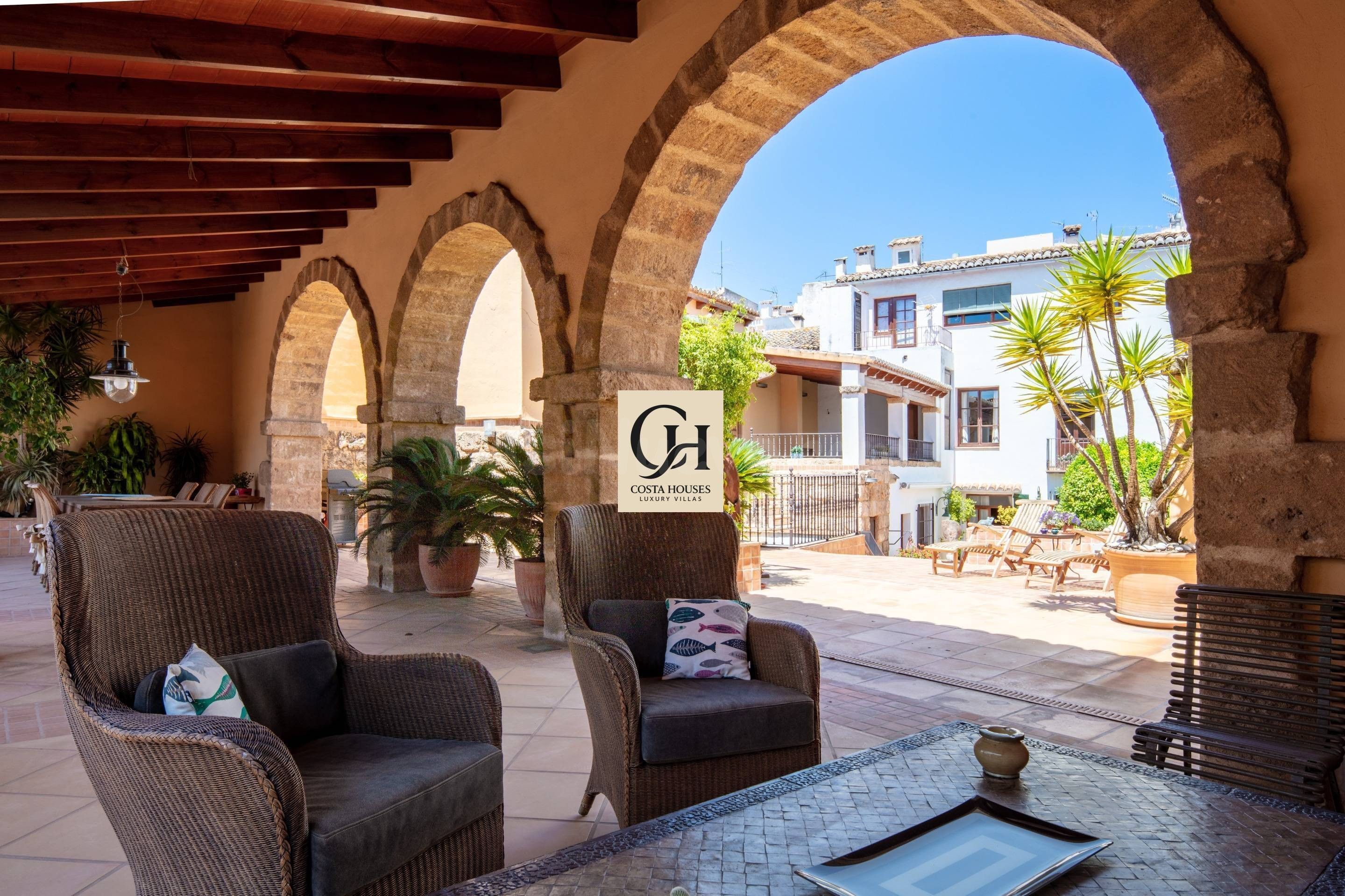 OPORTUNIDAD UNICA EN EL CASCO ANTIGUO DE JAVEA CON POSIBILID