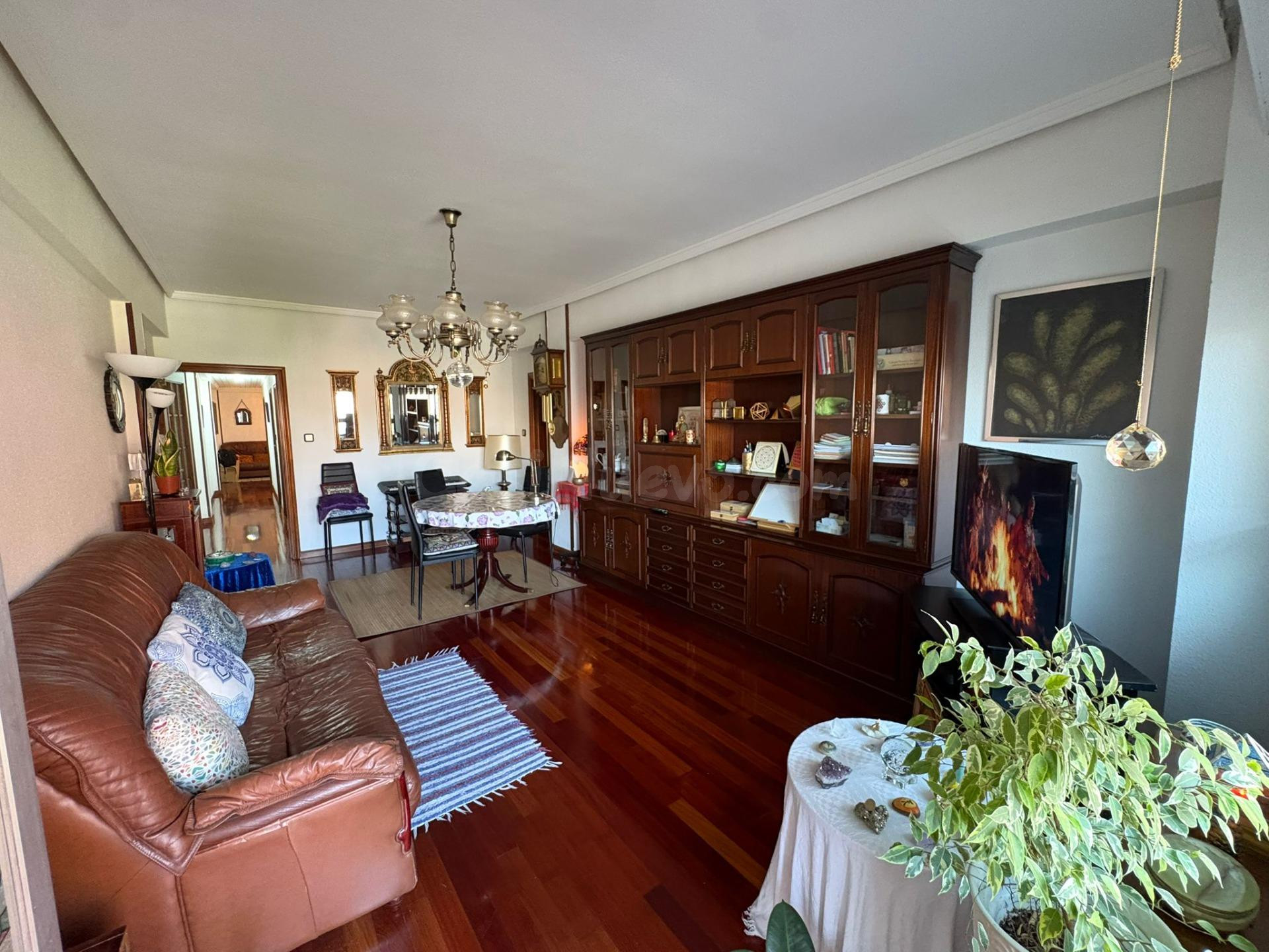 PISO EN VENTA CALLE HUELGAS - foto 3