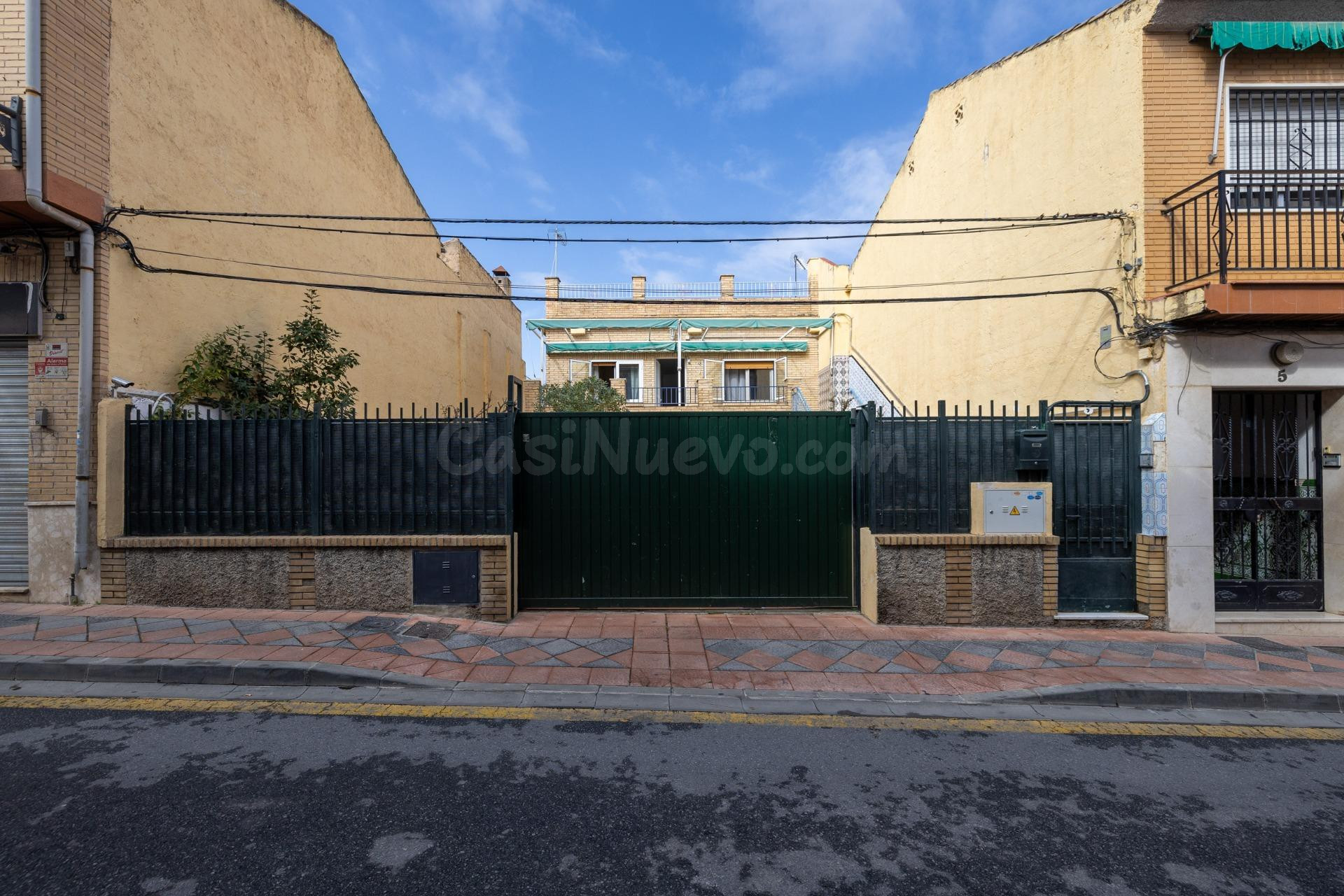 CASA EN PLENO CENTRO DE ARMILLA - foto 3