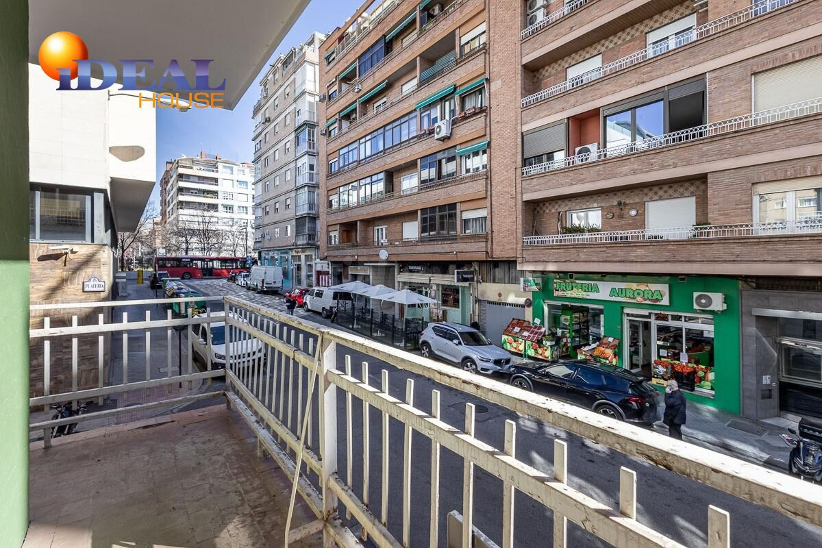GRAN PISO JUNTO AV. DE CONSTITUCION - foto 2