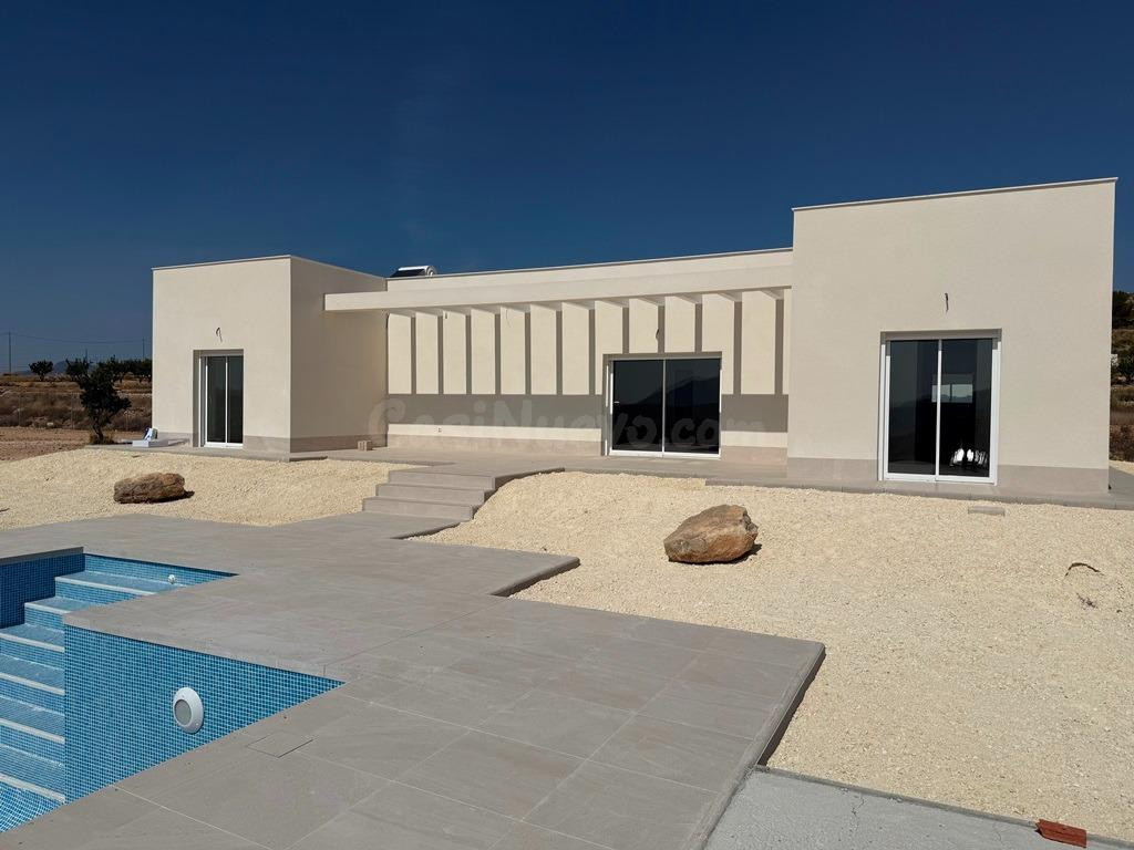 Villas de Obra Nueva en Pinoso en parcelas rústicas