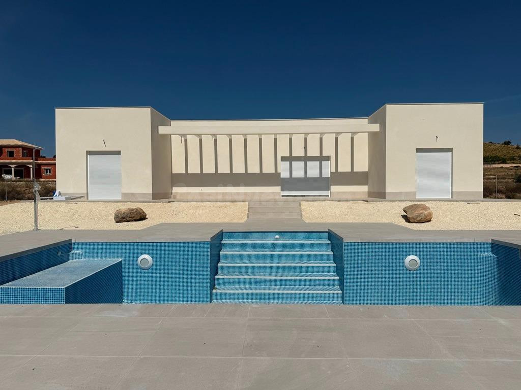Villas de Obra Nueva en Pinoso en parcelas rústicas - foto 2