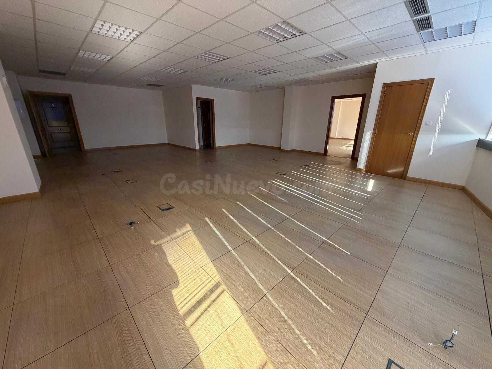 OFICINA EN ALQUILER PASEO ARCO DE LADRILLO - foto 4