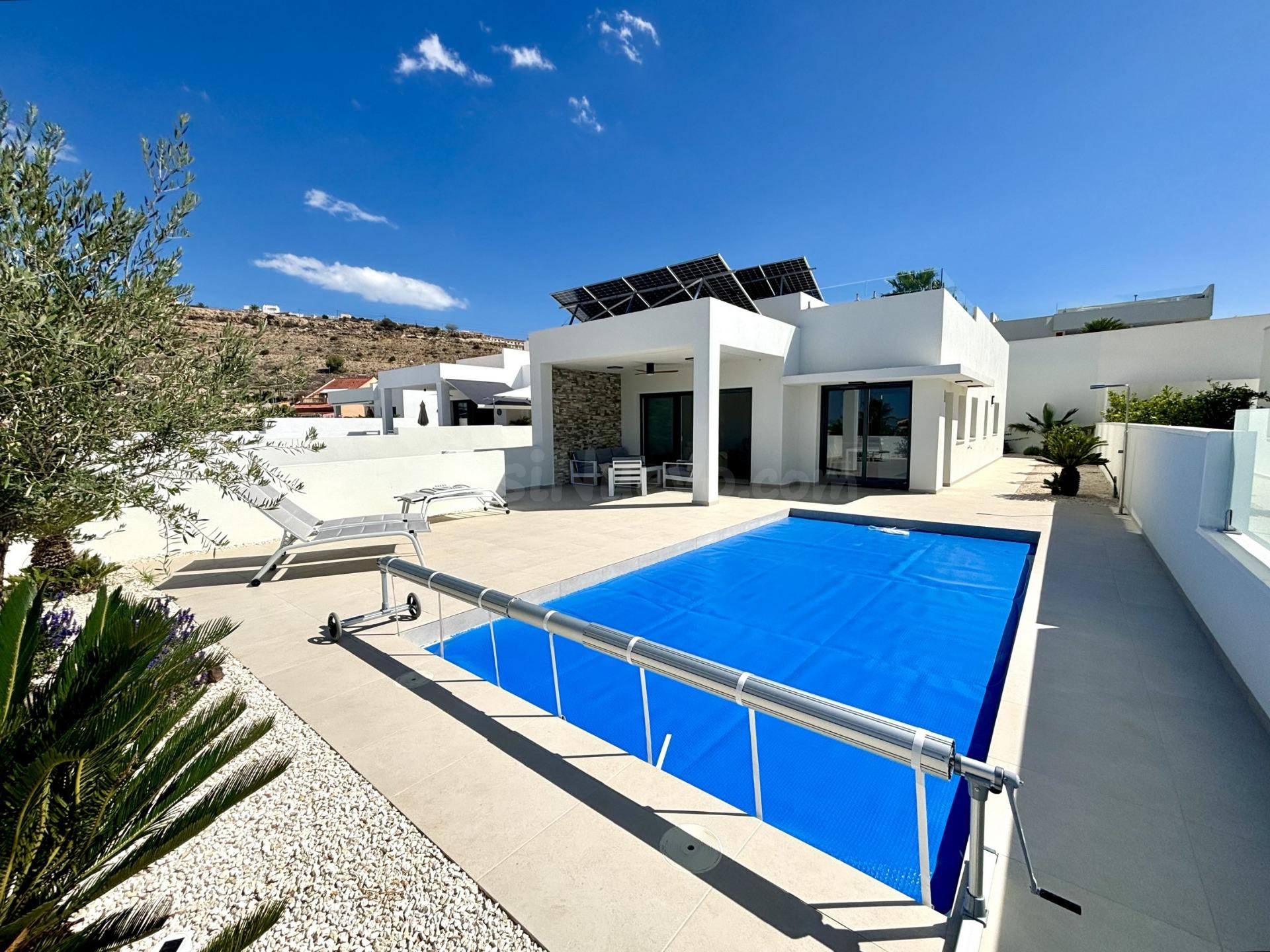 VILLAS DE OBRA NUEVA EN ROJALES