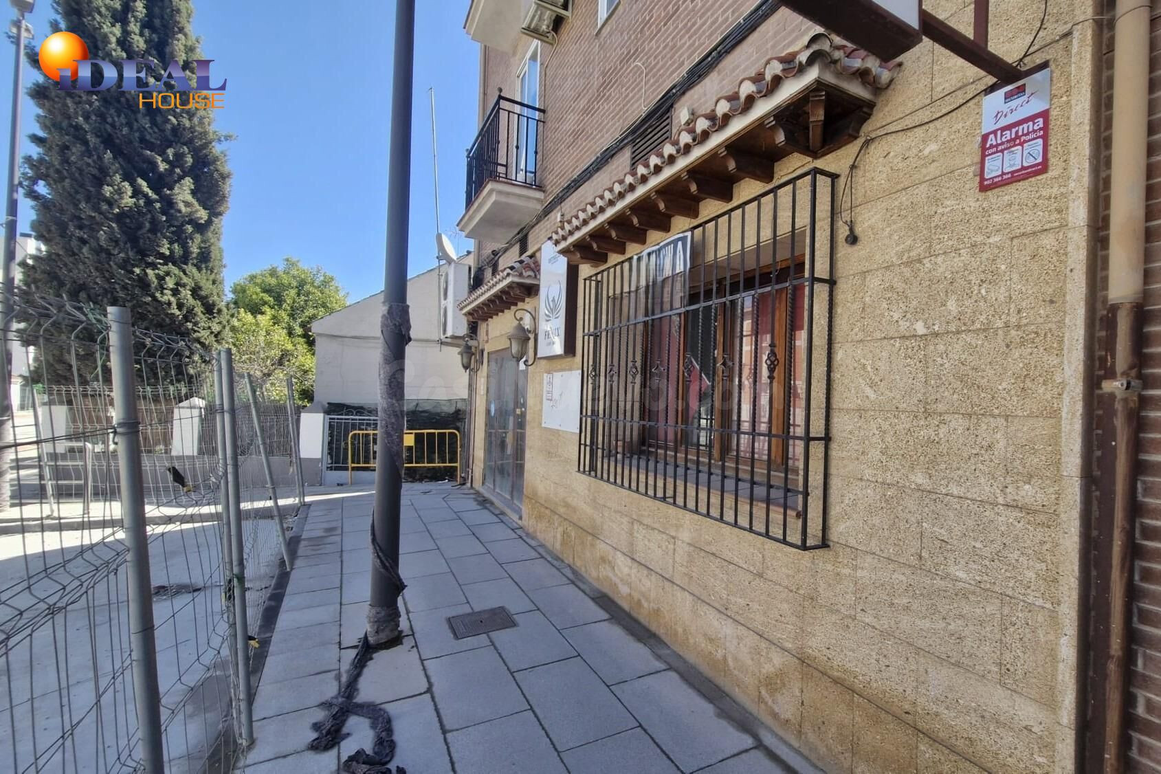 Amplio Local Comercial en Armilla - Oportunidad para Reforma - foto 2