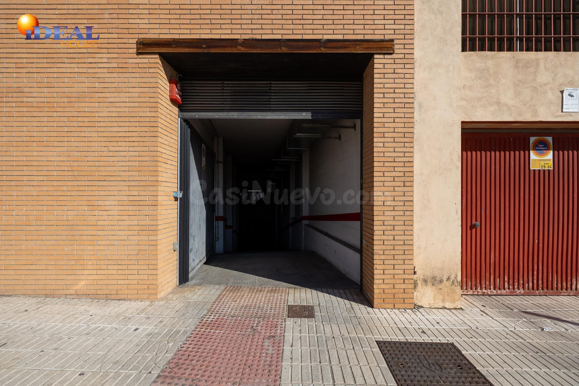 ️ Plaza de garaje amplia + trastero en Peligros - foto 3