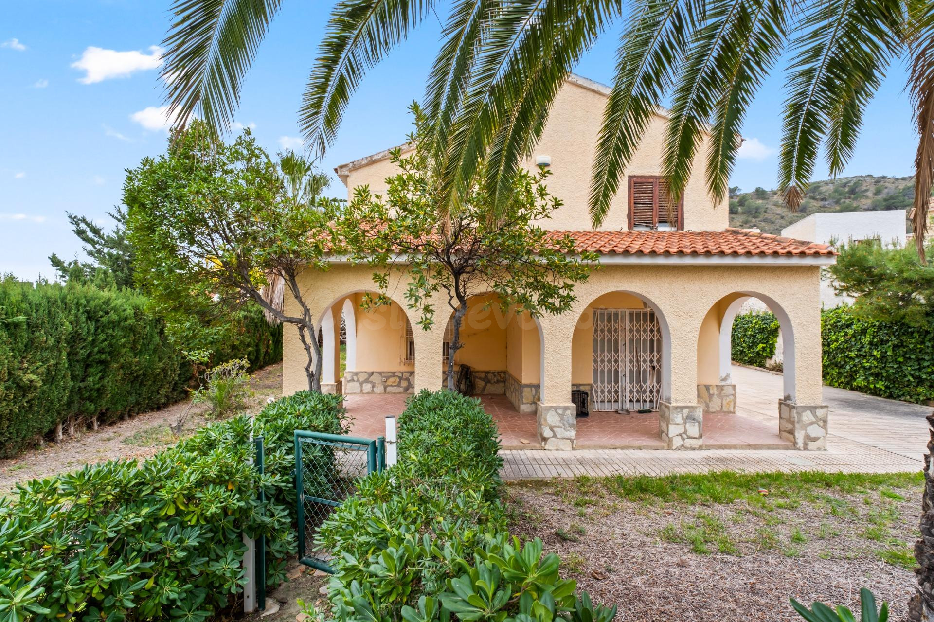 CHALET EN URBANIZACIÓN