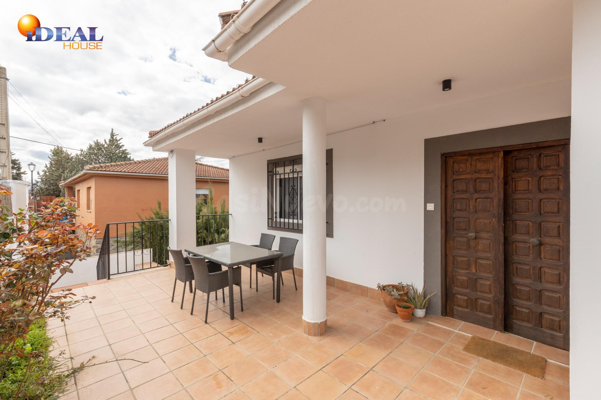 ESPECTACULAR CASA CON LICENCIA TURISTICA EN HUETOR SANTILLAN - foto 5