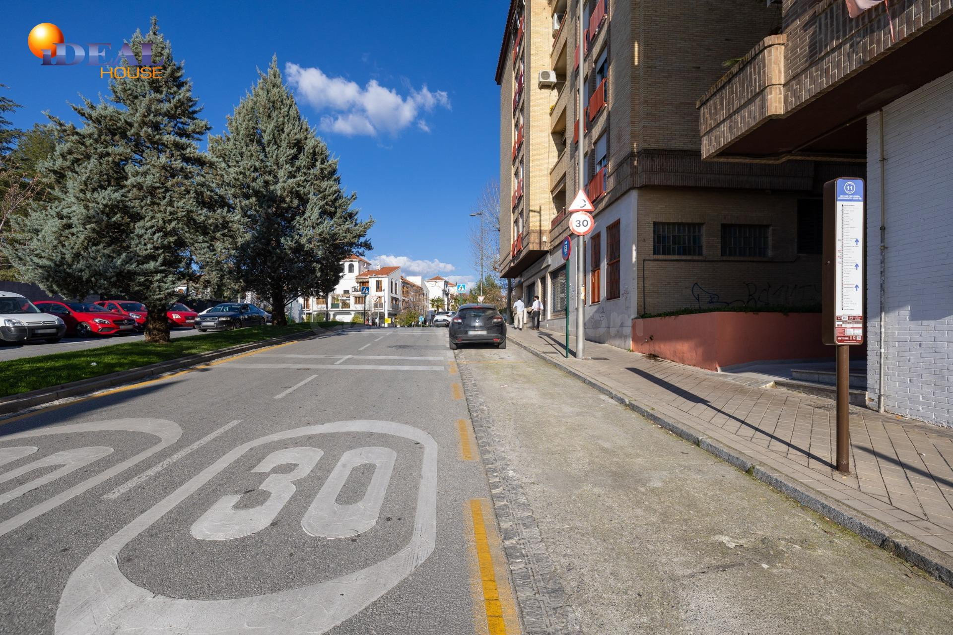 OPORTUNIDAD: Local comercial con máxima exposición. - foto 4